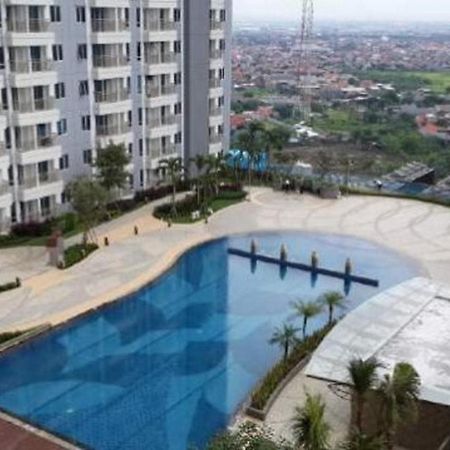 Cosmy Tanglin Apartment Surabaya Kültér fotó